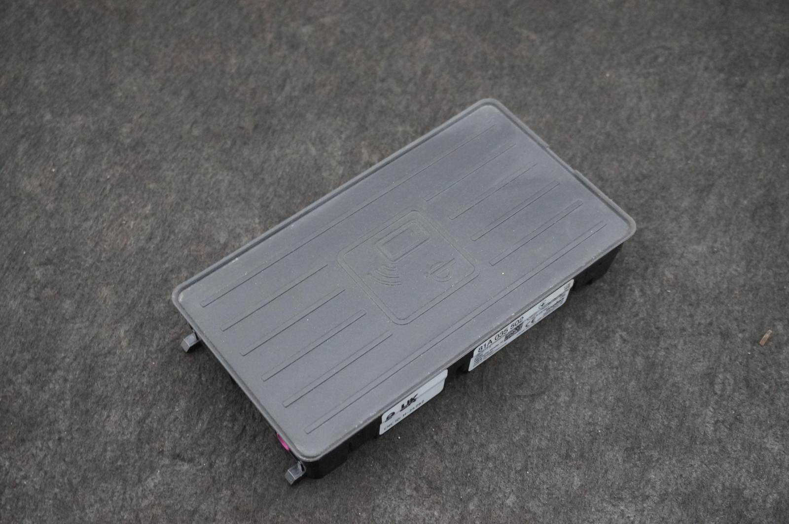 Front Center Console Wireless Charging Pad Module OEM 81A035502 Audi R8 4S 18-24
