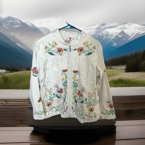 Quacker Factory weiß bestickt Pailletten Schmetterling Blumen Jacke Top Größe M gebraucht, in einwandfreiem Zustand
