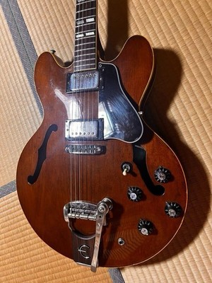 Semi-Acoustic Electric Guitar Epiphone Riviera Blue Label Walnut