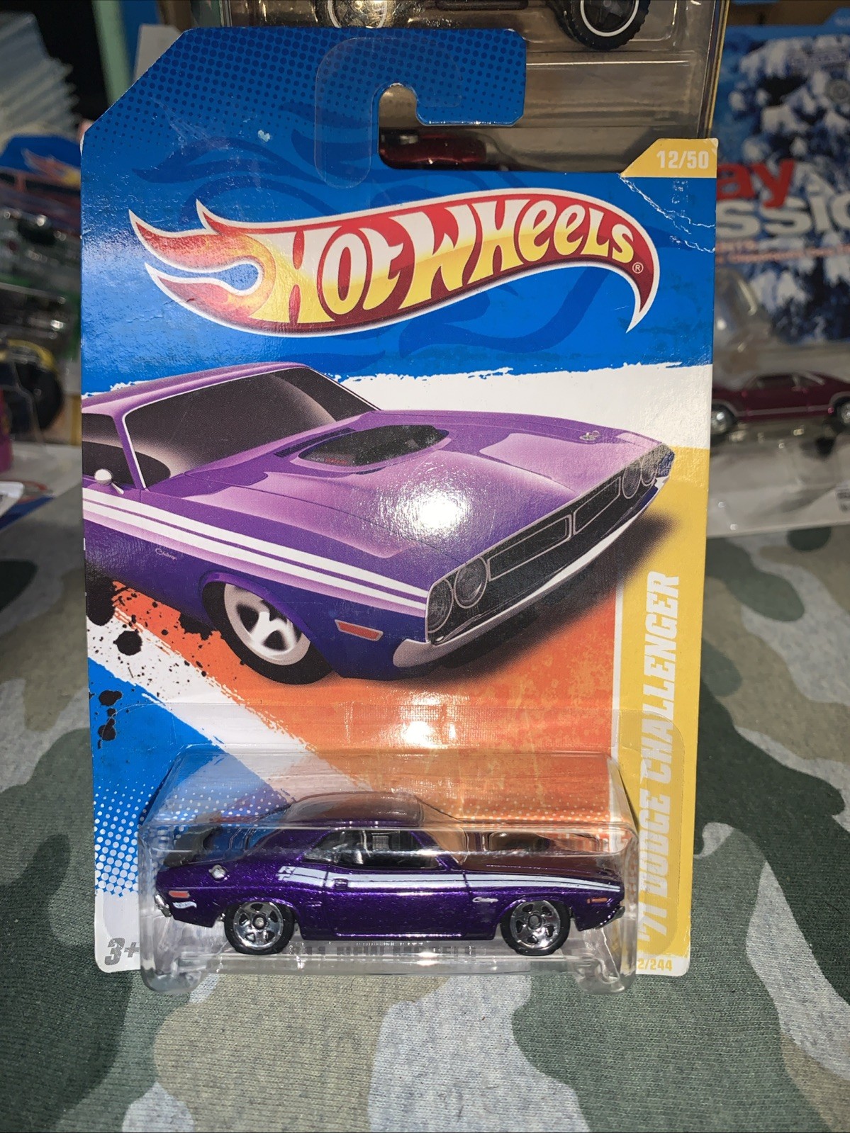 Hot Wheels Car 2011 HW Premiere '71 Dodge Challenger 2011 New Models
