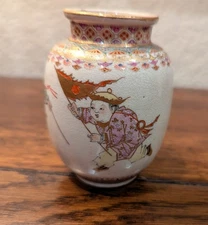 Early 20th. Century Japanese Satsuma Small - 3" high Vase, Hand Painted & Gilded