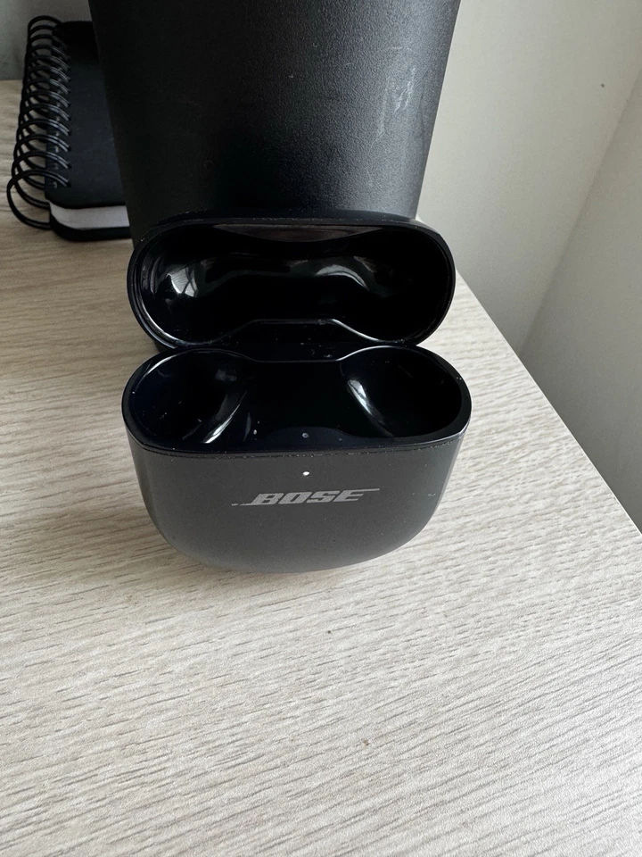 Bose Charging Case For Quietcomfort Earbuds II - Image 2 of 4