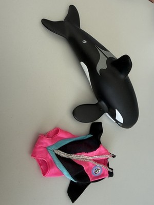 Barbie Ocean Friends Keiko the Orca Whale Mit Badeanzug (Free Willy) 1995 Mattel