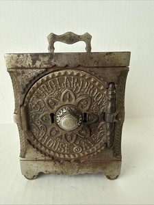 1897 J.E. STEVENS KEY COMBINATION SAFE #40 Burglar Safe House Cast Iron BANK