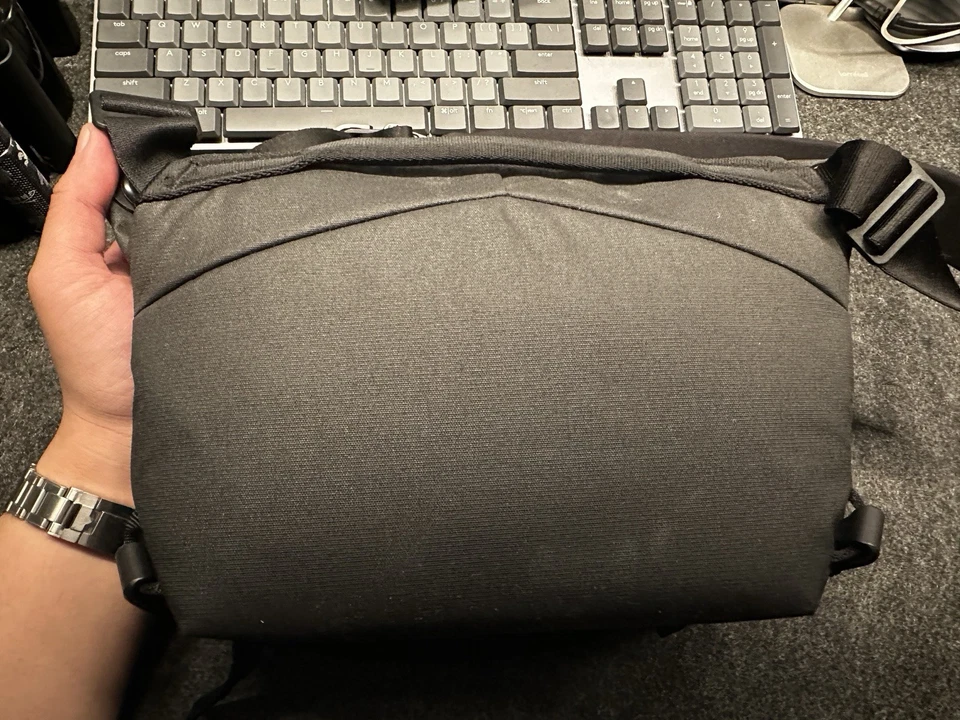 Peak Design Everyday Sling (Black, 3L) - Image 2 of 4