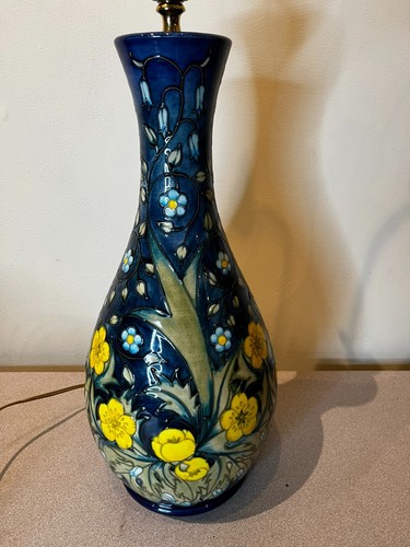 Vintage MOORCROFT POTTERY "BUTTERCUP" ceramic lamp blue with flowers rare! - Picture 7 of 17