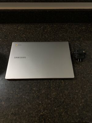 Samsung Chromebook 15.6'' (32GB eMMC, Intel Celeron, 1.1GHz, 4GB RAM) - Platinum