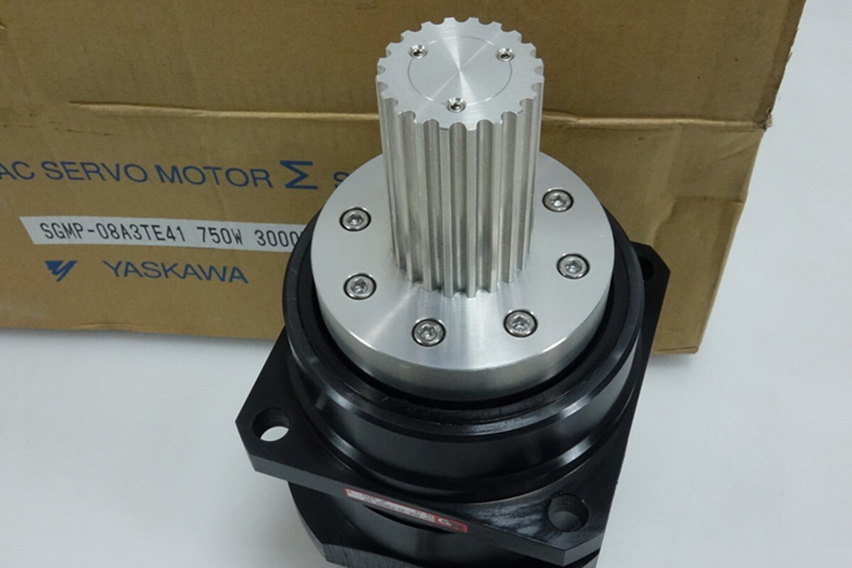 1PC New Yaskawa SGMP-08A3TE41 Servo Motor SGMP08A3TE41 Expeidted 