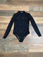 H M black bodysuit sweetheart neckline snap bottom Size