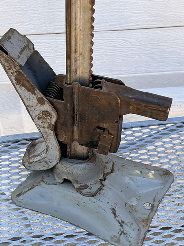 Vintage CHEVY II 1968 bumper jack ( WORKING ) No Lug Nut Bar - Picture 4 of 12