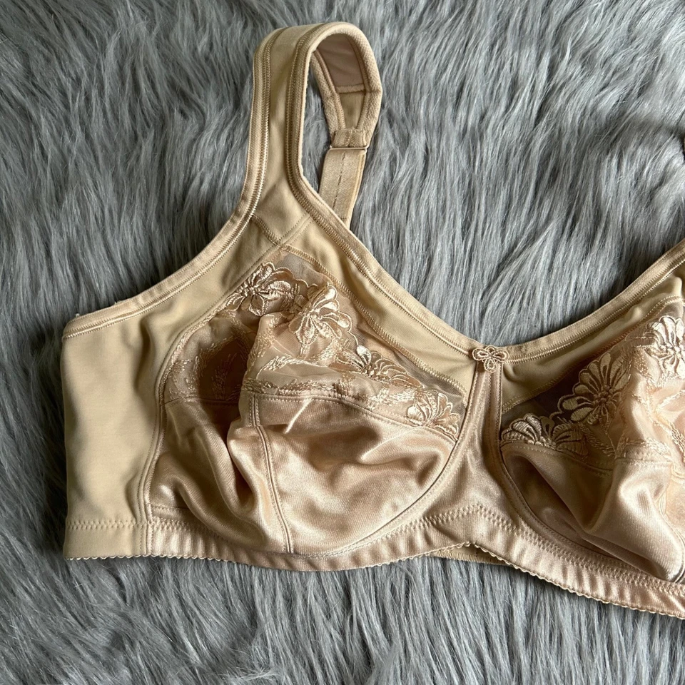 Sujetador de mastectomía inalámbrico Anita Care para mujer talla 44B beige tostado encaje floral Foto 3 de 4