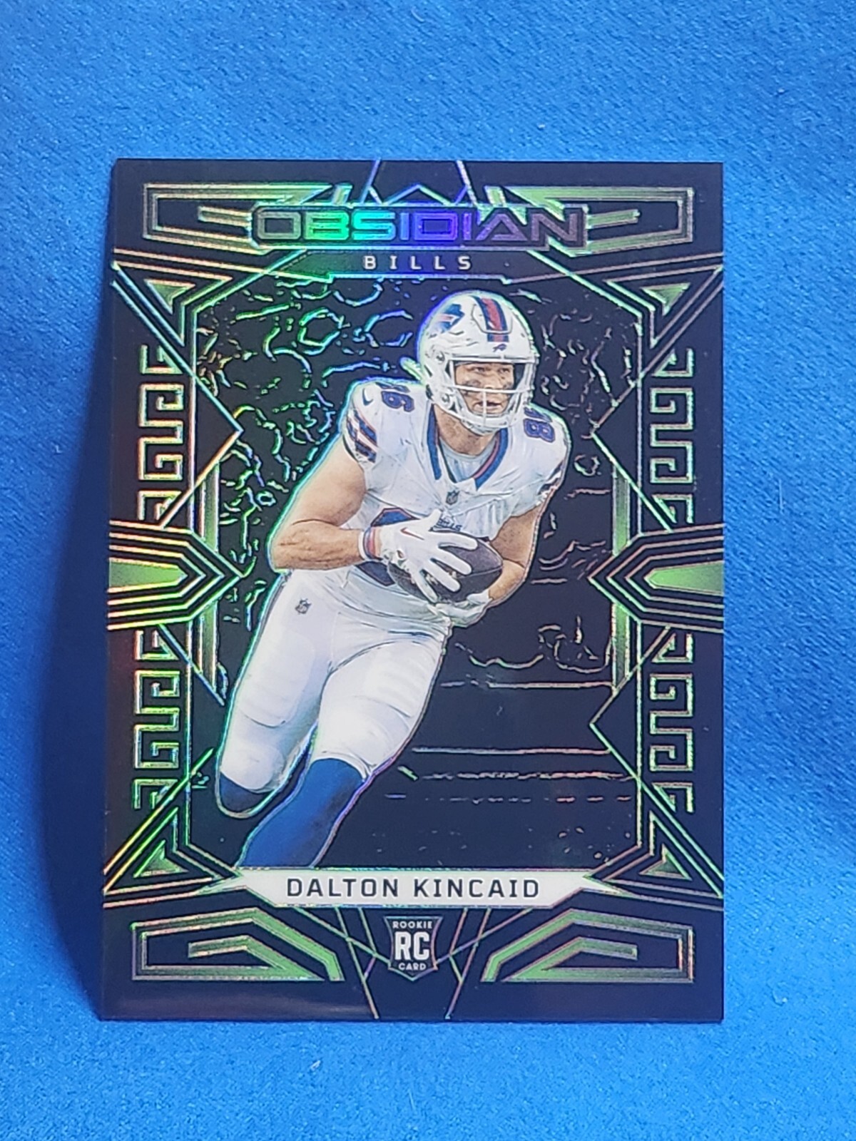 2023 Panini Obsidian Dalton Kincaid Green Electric Etch RC /25 Buffalo Bills TE