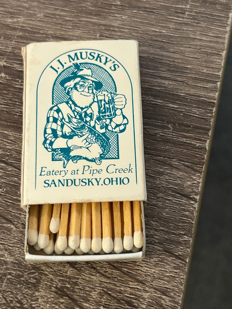 VINTAGE MATCHES MATCHBOX J.J. MUSKY'S EATERY AT PIPE CREEK Sandusky Ohio