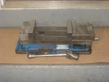 KURT Model D675 Angle Lock 6" Wide Machinist Vise W/ Handle & New Jaws