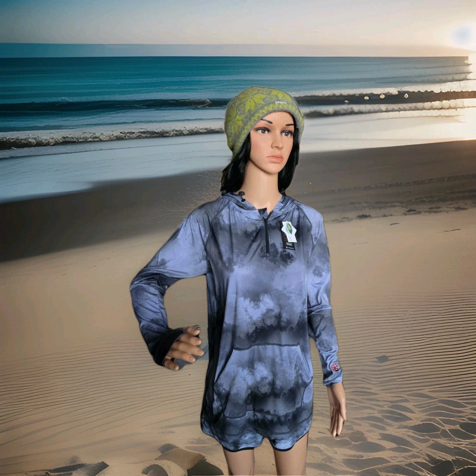 Women’s S Long Sleeve Rash Guard Swim Shirt Hooded Black/White CG habitats NWT