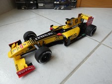 Renault F1 Team Robert Kubica #11 Showcar 2010 1/18 Minichamps F1