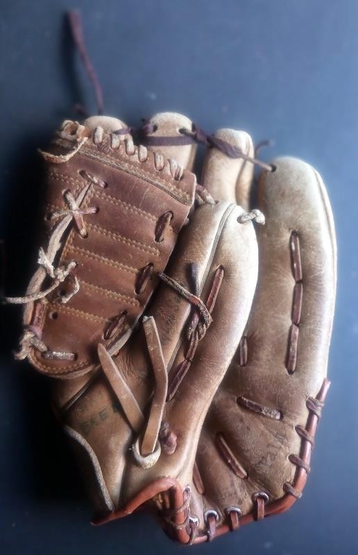 Rawlings GJ79 RHT Leather Baseball GLOVE Tony CONIGLIARO Red Sox Deep Pocket