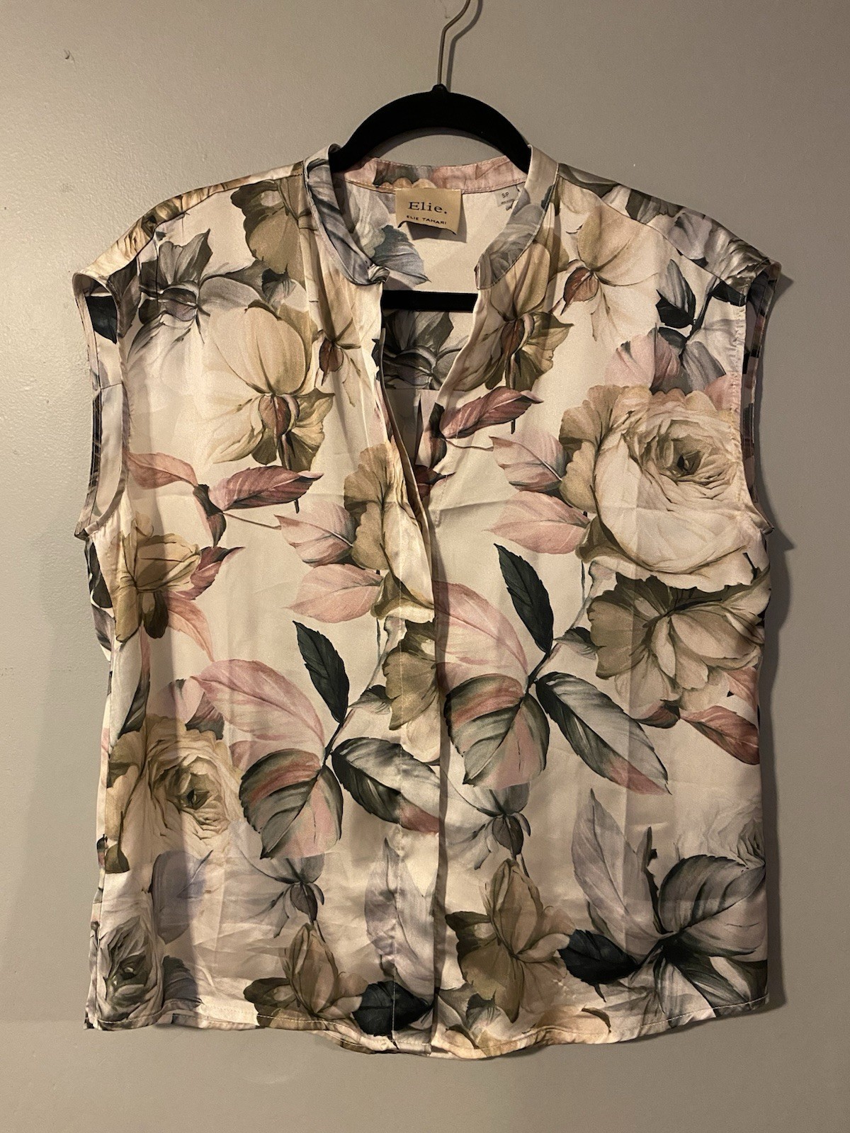 Elie Tahari Button Front Silky Sleeveless Blouse Size Small