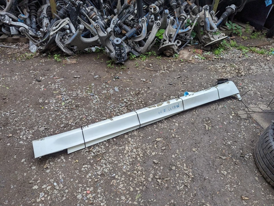 2015 - 2018 BMW X5M PASSENGER SIDE SIDE-SKIRT / ROCKER MOLDING - Image 4 of 4