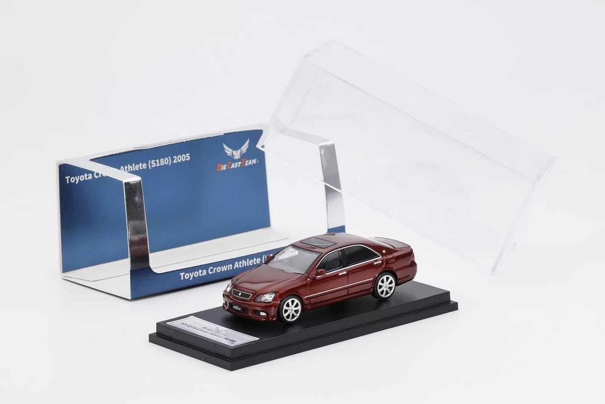 DCT 1/64 Scale Toyota Crown Athlete S180 2005 Red Diecast Car