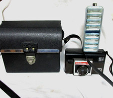 VINTAGE 1970s KODAK INSTAMATIC X-15F CAMERA w/ UNUSED FLIP FLASH AND CASE