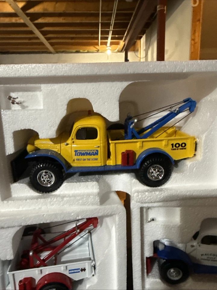 First Gear Dodge Power Wagon Tow Truck BUNDLE - Image 3 of 4