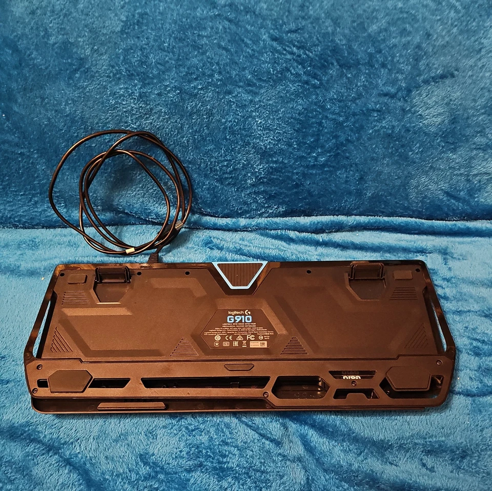 Logitech G910 Orion Spectrum Mechanische Gaming-Tastatur (820-007901) - Bild 3 von 3