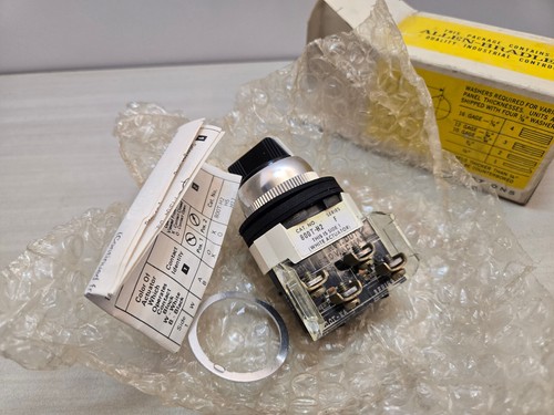 Allen Bradley 800T-H2 2-Position Selector Switch Ser. F