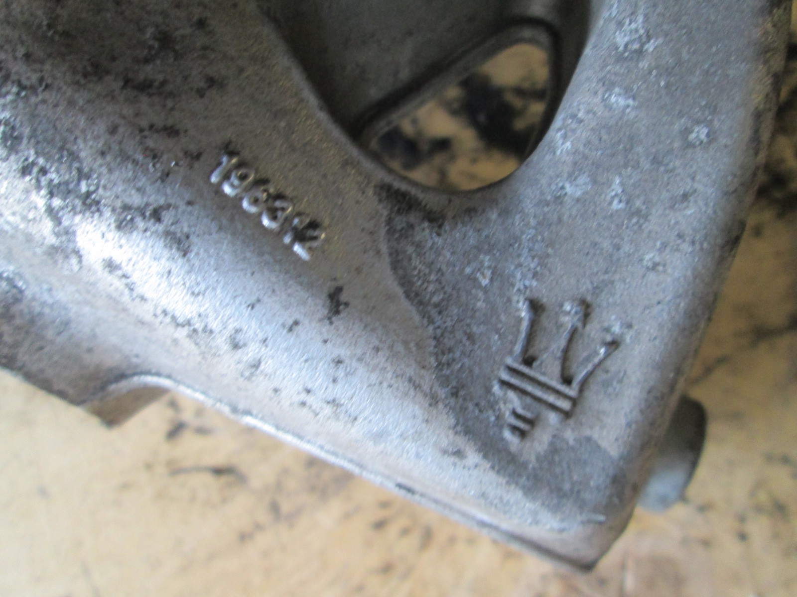 Maserati 05 Quattroporte LH Rear Hub Carrier Knuckle Spindle 196312 / 208334
