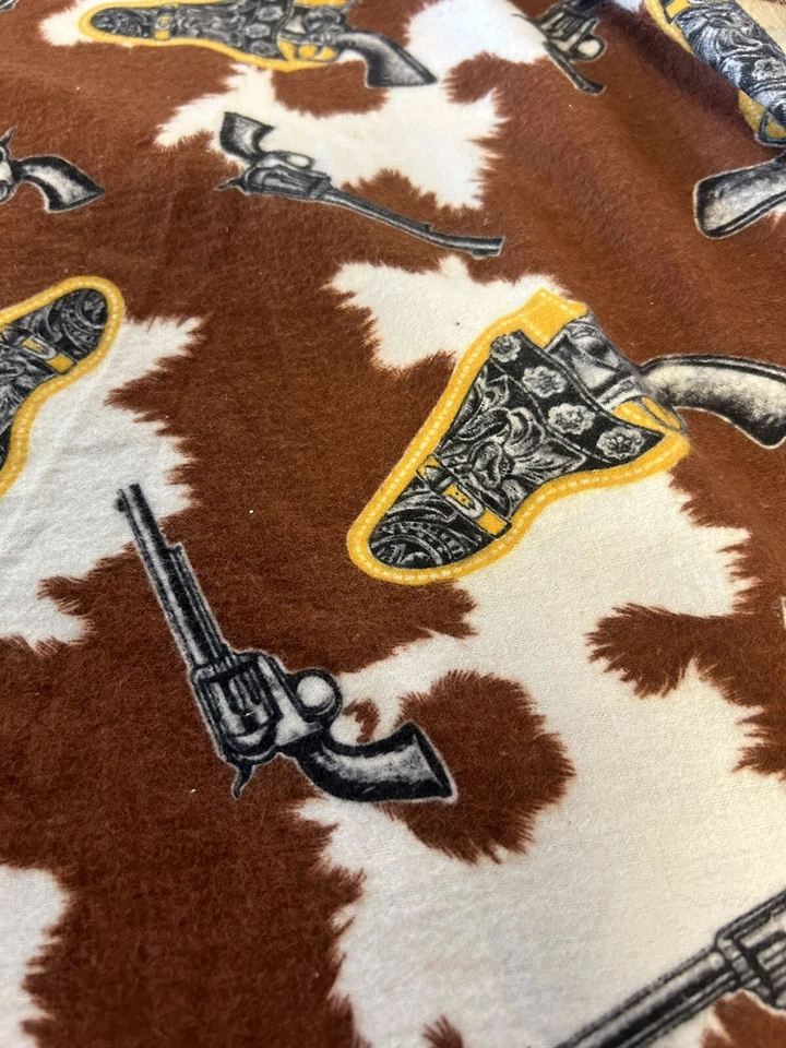 Rare Vintage Western Cowboy FLANNEL Fabric Pistols Holsters Cowhide 68in X 79in - Image 4 of 4