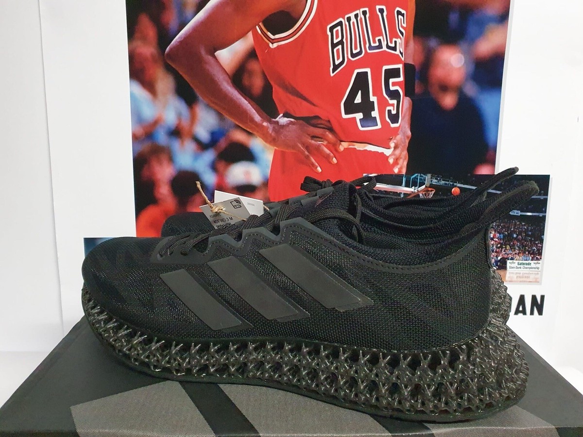 アディダス　4DFWD 3 定価￥30,800 adidas 4DFWD 3 アディダスランニング 定価30800 - メルカリ