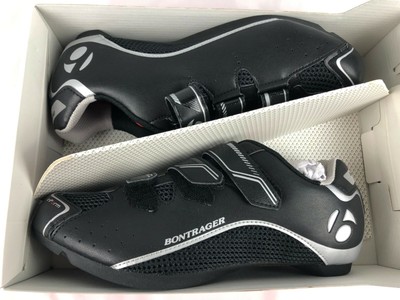 mens 42 shoe size in us