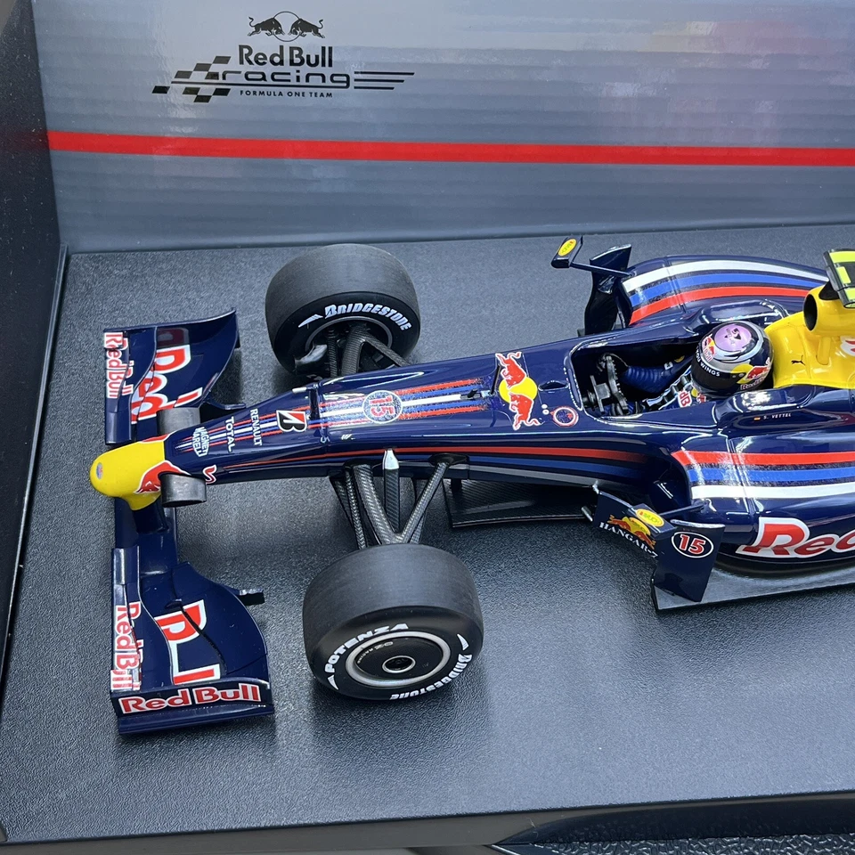 MINICHAMPS 1/18 Red Bull Racing Renault RB5 Sebastian Vettel #15 2009 150090015 - Image 2 of 4