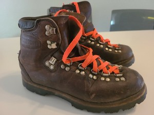 vintage dunham hiking boots