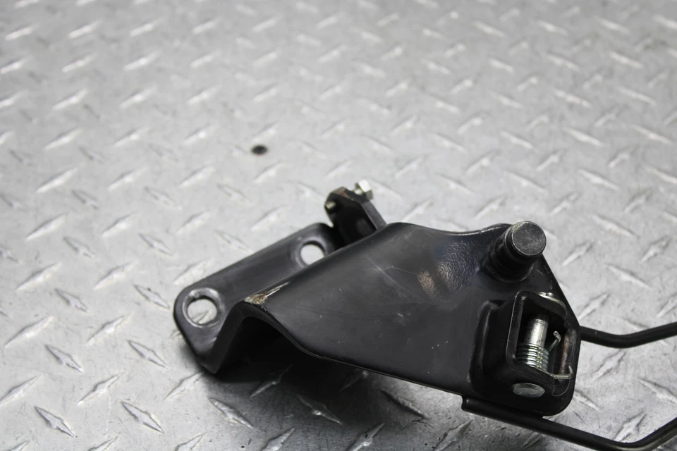 2012 HONDA SHADOW RS 750 VT750RS ПРАВЫЙ ПЕРЕДНИЙ КРОНШТЕЙН ДЛЯ ПОДНОЖКИ 50615-MGR-670 - Изображение 2 из 4