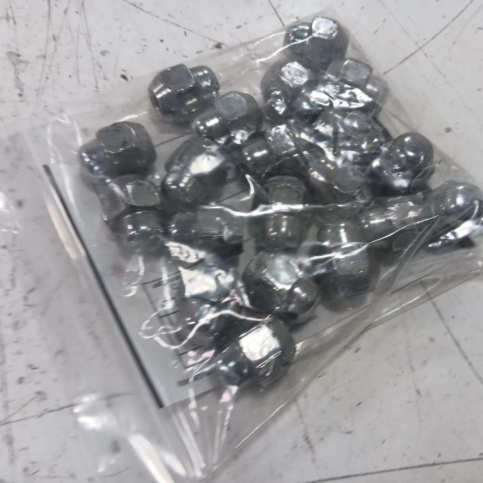 Juego de tuercas Hyundai Elantra 2017 2018 2019 2020 Foto 2 de 4