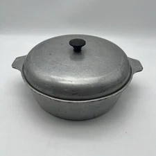 Vintage Cast Aluminum 4 Quart Dutch Oven Pot Roaster w/Lid