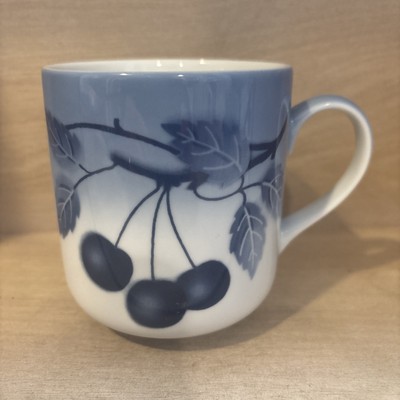 Thun Blue Cherry Coffee Tea Mug Cup Blaue Kirsche (  Blue Cherry ) von Thun