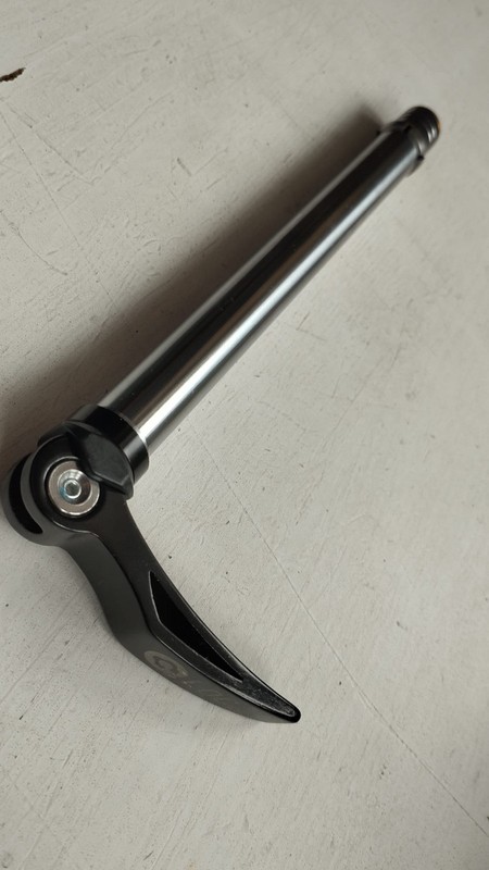 Suntour 110mm x 15mm QLC Boost Thru Axle QLoc2 Q-Loc2 - for Voodoo Bizango