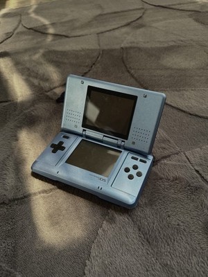 Nintendo DS Lite Konsole Silber inkl. New Super Mario Bros., Stylus & Tasche