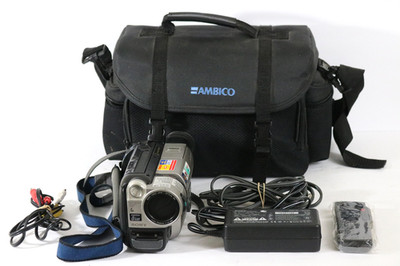 Sony Handycam CCD-TR940 Hi8 Camcorder NightShot w/ Battery & Accessories WORKS!