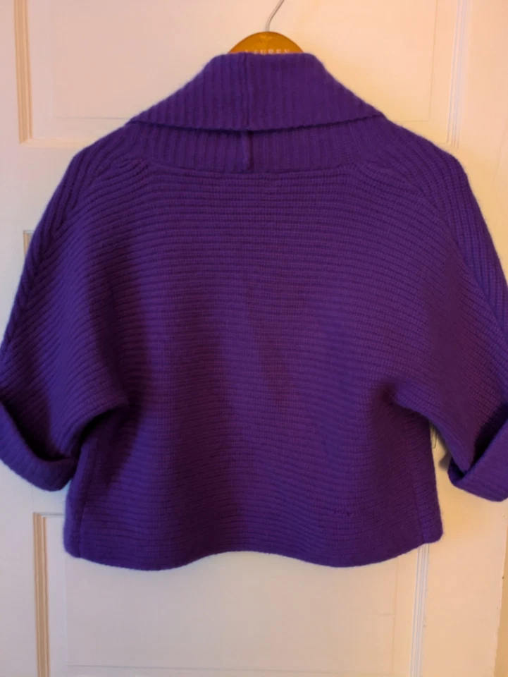 Cárdigan Suéter Calvin Klein Petite Púrpura 100% Cachemira Corte Frente Abierto Talla PS  Foto 2 de 4