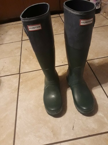 Hunter Green and Black Rain Boots 6M/7F 