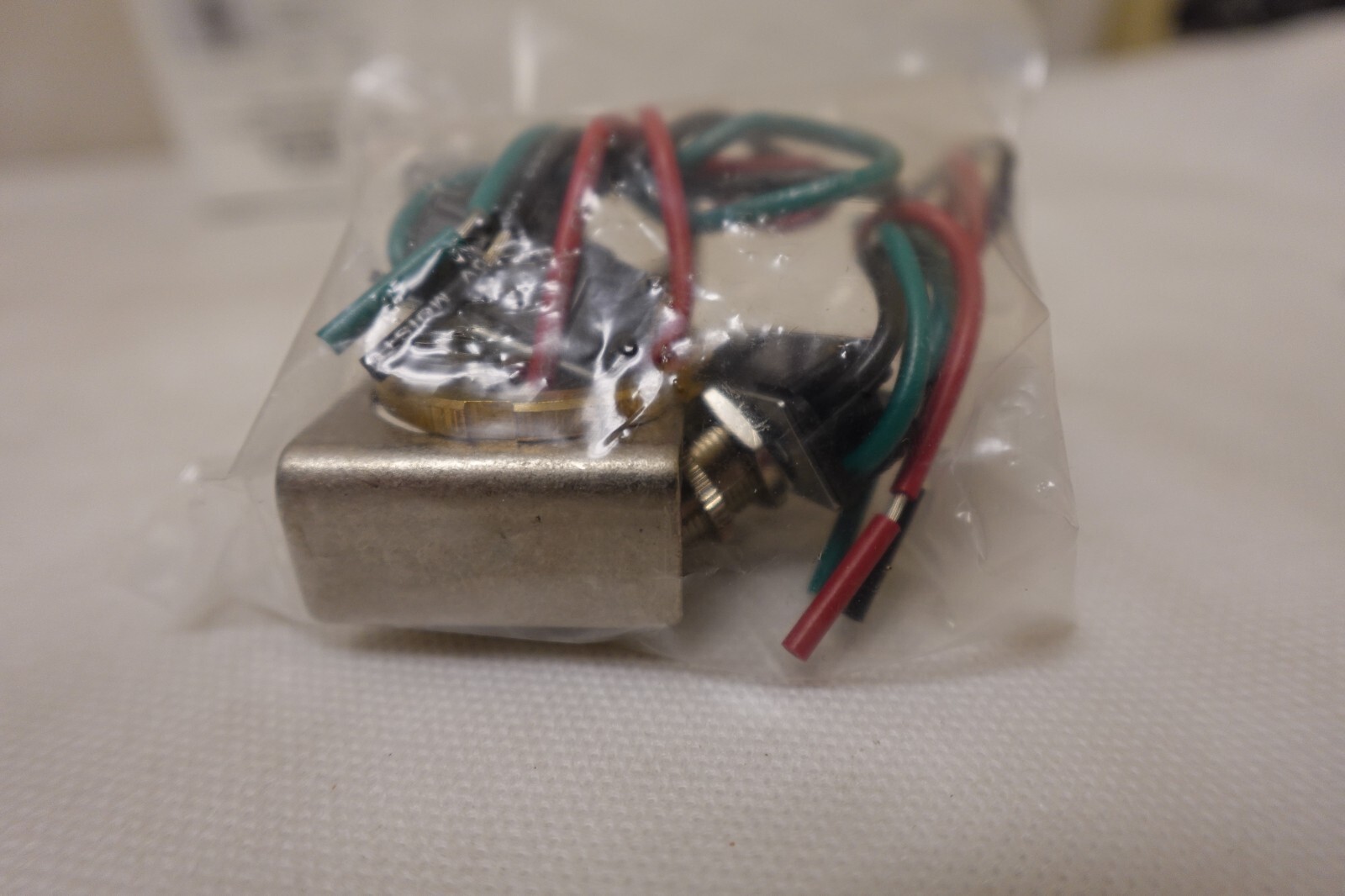 RCI 960RO-MO-MOx28 Aluminum Keyswitch SPDT 2x Momentary Action Standard 3" W