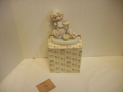 Precious Moments ''Droping Over For Christmas'' # E-2375 RARE Has Cross From 1982