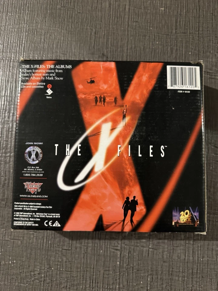 The X Files Agent Fox Mulder / Agent Dana Scully / Attack Alien - Bild 2 von 2