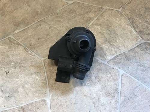 BMW 6 E63 ZUSATZWASSERPUMPE 6922646 4.40 Petrol 245kw 2005 18322222