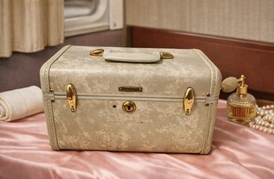 Vintage 50 s Samsonite Shwayder Bros. Streamlite Luggage Train Case Style 4512