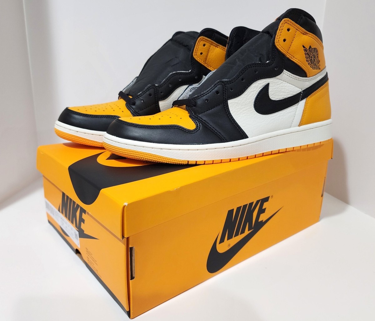 Nike Air Jordan 1 Retro High OG “Taxi” Yellow Toe Size 12  display picture 2