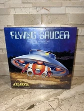 ATLANTIS FLYING SAUCER PLASTIC MODEL UFO KIT 1:72 SCALE NEW Factory Sealed